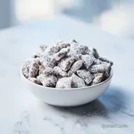 Puppy Chow Muddy Buddies: Snowy Velvet Crunch