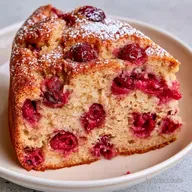 Cranberry Christmas Cake for 12 Servings
