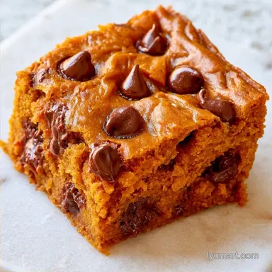 Pumpkin Chocolate Chip Cookie Bars: Chewy